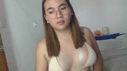 Snapshot of goldbella_ chatting on 26, 2, 2025 bella online show from 26, 2, 2025