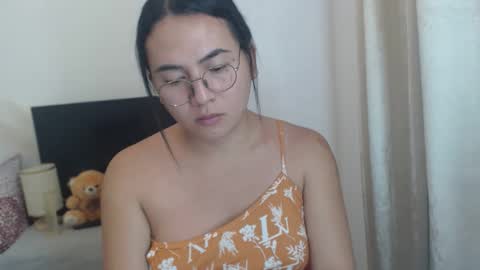 Snapshot of goldbella_ chatting on 24, 11, 2025 bella online show from 24, 11, 2025