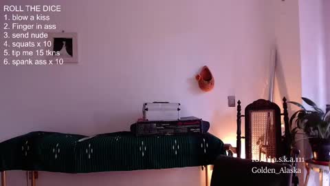 Snapshot of golden_alaska chatting on 17, 12, 2024 Alaska online show from 17, 12, 2024