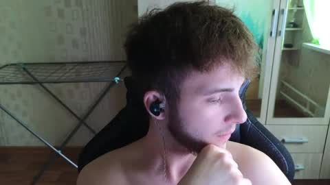 Golden boyyy21 online show from 16, 4, 2026