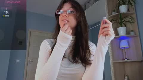 Snapshot of goldencrystaal chatting on 2, 7, 2026 GoldenCrystal online show from 2, 7, 2026