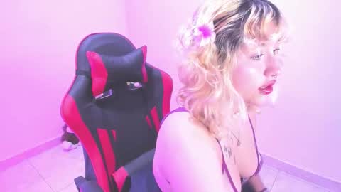 goldencurly  online show from 24, 2, 2026