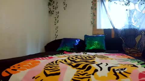 Snapshot of goldendelicious577600 chatting on 8, 6, 2026 XxPretentious PeachxX online show from 8, 6, 2026