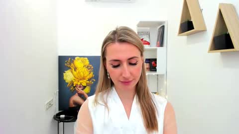 Olivia online show from 17, 2, 2025