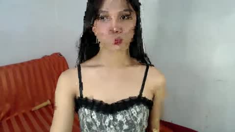 Snapshot of goldenlily69 chatting on 1, 2, 2025 Lily is Gold online show from 1, 2, 2025