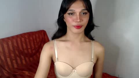 Snapshot of goldenlily69 chatting on 12, 2, 2025 Lily is Gold online show from 12, 2, 2025
