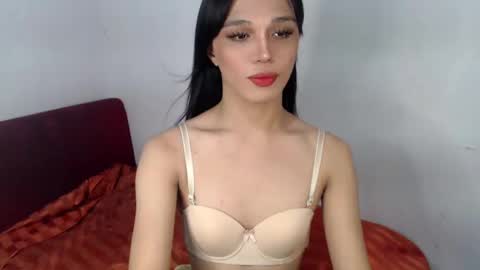 Snapshot of goldenlily69 chatting on 16, 2, 2025 Lily is Gold online show from 16, 2, 2025