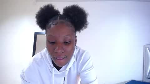 goldenn_ass1 online show from 7, 10, 2025