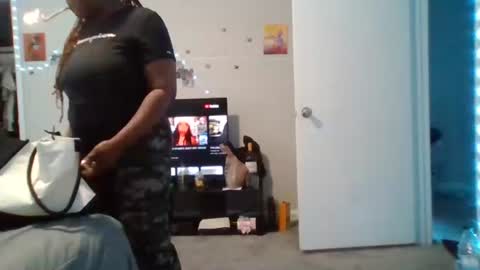 Snapshot of gotcake713 chatting on 24, 10, 2025 Sue Goddess online show from 24, 10, 2025