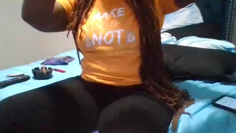 Snapshot of gotcake713 chatting on 25, 11, 2025 Sue Goddess online show from 25, 11, 2025