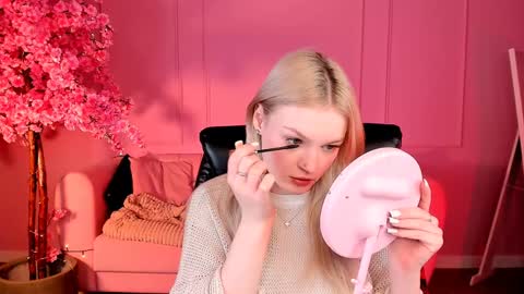 Grace Glamour online show from 6, 1, 2025