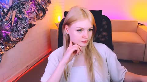 Grace Glamour online show from 20, 1, 2025