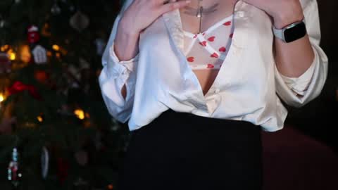 Snapshot of gracegreen chatting on 30, 12, 2024 I will be glad to see you 30 N 1800 - 2300 gmt3 online show from 30, 12, 2024