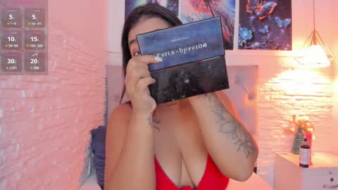 Snapshot of graceymilf999 chatting on 7, 2, 2025 Gracey Milf online show from 7, 2, 2025