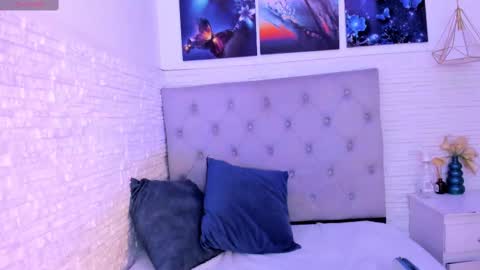 Snapshot of graceymilf999 chatting on 7, 3, 2025 Gracey Milf online show from 7, 3, 2025