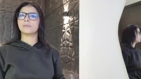 Snapshot of graceymilf999 chatting on 28, 9, 2025 Gracey Milf online show from 28, 9, 2025