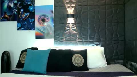 Snapshot of graceymilf999 chatting on 17, 12, 2025 Gracey Milf online show from 17, 12, 2025