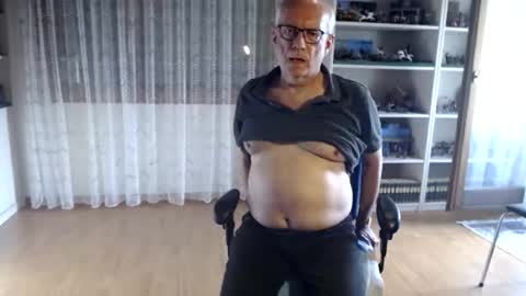 Snapshot of grandpach chatting on 15, 11, 2025 grandpach online show from 15, 11, 2025