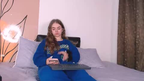 Snapshot of grecia_rouse chatting on 27, 12, 2024  GRECIA  online show from 27, 12, 2024