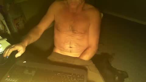 Snapshot of greenrooster1 chatting on 13, 10, 2025 greenrooster1 online show from 13, 10, 2025