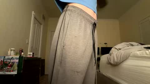 Snapshot of greensweaterboy chatting on 27, 3, 2026 greensweaterboy online show from 27, 3, 2026