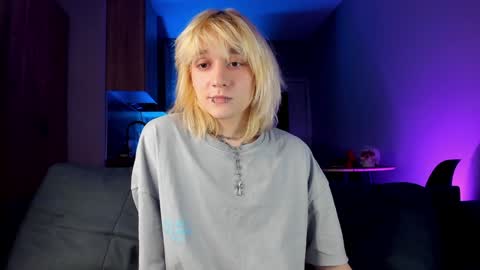 Greg-independent model online show from 8, 2, 2025