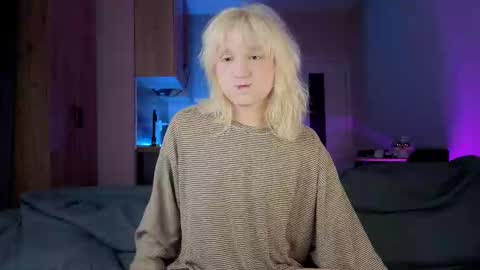 Greg-independent model online show from 14, 9, 2025