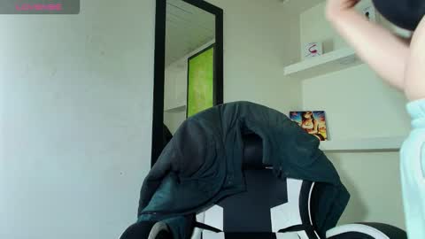 Snapshot of greiccy_20 chatting on 23, 11, 2025 GREICCY online show from 23, 11, 2025