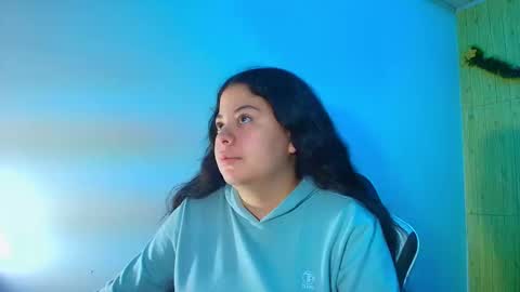 Snapshot of greiccy_20 chatting on 18, 12, 2025 GREICCY online show from 18, 12, 2025