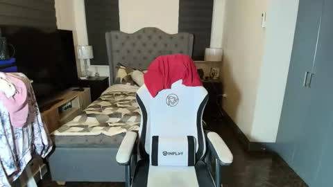 greta_v online show from 10, 11, 2025