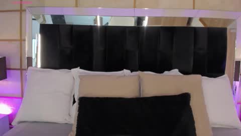 Greta Velvet  online show from 2, 10, 2025