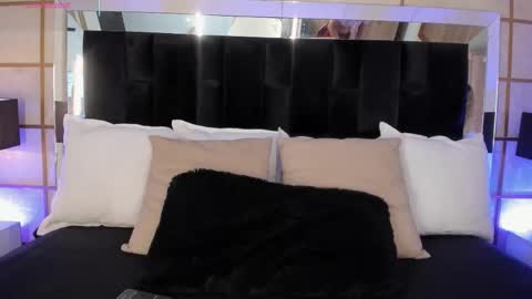 Greta Velvet  online show from 12, 10, 2025