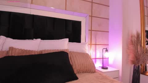 Greta Velvet  online show from 14, 1, 2026