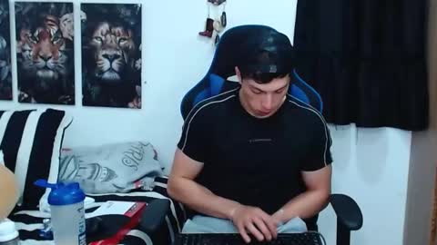 Snapshot of griego01 chatting on 2, 3, 2025 griego01 online show from 2, 3, 2025