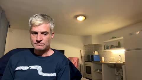 guardiannif_ online show from 10, 3, 2025