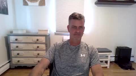 Snapshot of gudguy2025 chatting on 20, 5, 2026 gudguy2025 online show from 20, 5, 2026