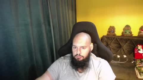 Snapshot of guessswho24 chatting on 8, 11, 2025 Ayan online show from 8, 11, 2025