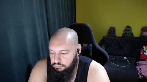 Snapshot of guessswho24 chatting on 22, 11, 2025 Ayan online show from 22, 11, 2025