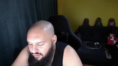 Snapshot of guessswho24 chatting on 24, 11, 2025 Ayan online show from 24, 11, 2025