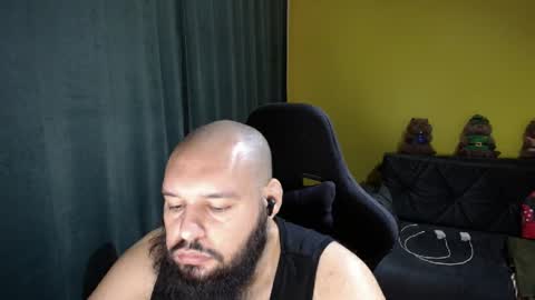 Snapshot of guessswho24 chatting on 27, 11, 2025 Ayan online show from 27, 11, 2025