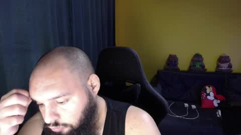 Snapshot of guessswho24 chatting on 20, 12, 2025 Ayan online show from 20, 12, 2025