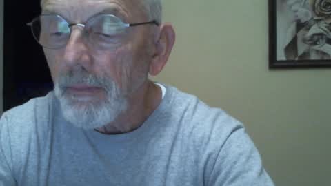 Snapshot of gulfcoast1952 chatting on 22, 1, 2025 Roy online show from 22, 1, 2025