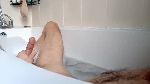 Snapshot of gunwo80 chatting on 29, 12, 2024 gunwo80 online show from 29, 12, 2024