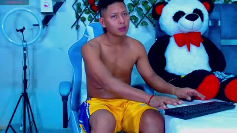 Snapshot of gurxxxt chatting on 23, 11, 2025 Hakim online show from 23, 11, 2025