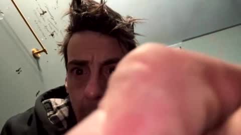 Snapshot of guy_shy420 chatting on 11, 11, 2025 guy_shy420 online show from 11, 11, 2025