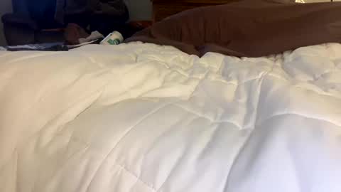 Snapshot of guyatx chatting on 15, 10, 2025 guyatx online show from 15, 10, 2025