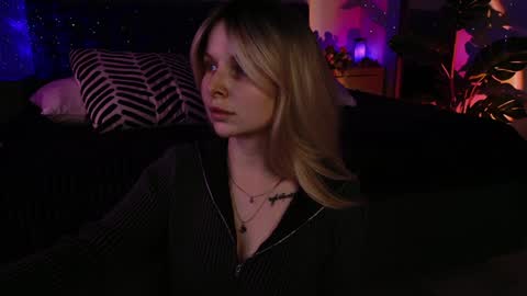 Snapshot of gwenhilton chatting on 3, 1, 2025 gwenhilton online show from 3, 1, 2025