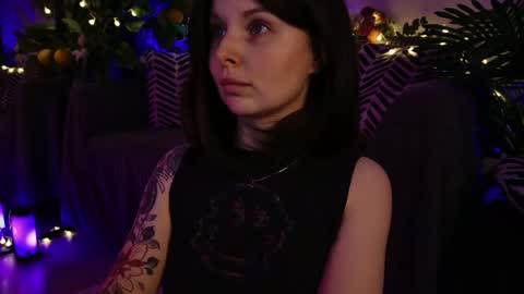 Snapshot of gwenhilton chatting on 25, 2, 2025 gwenhilton online show from 25, 2, 2025