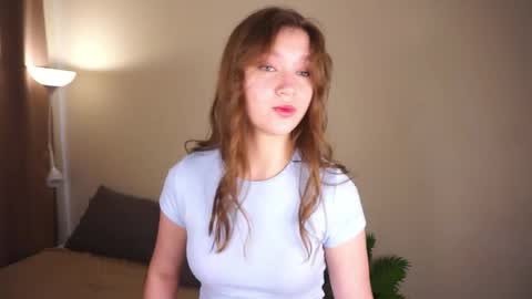 Snapshot of gwennielove chatting on 6, 6, 2026 Molly online show from 6, 6, 2026