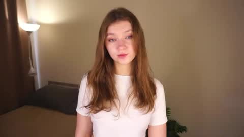 Snapshot of gwennielove chatting on 12, 6, 2026 Molly online show from 12, 6, 2026